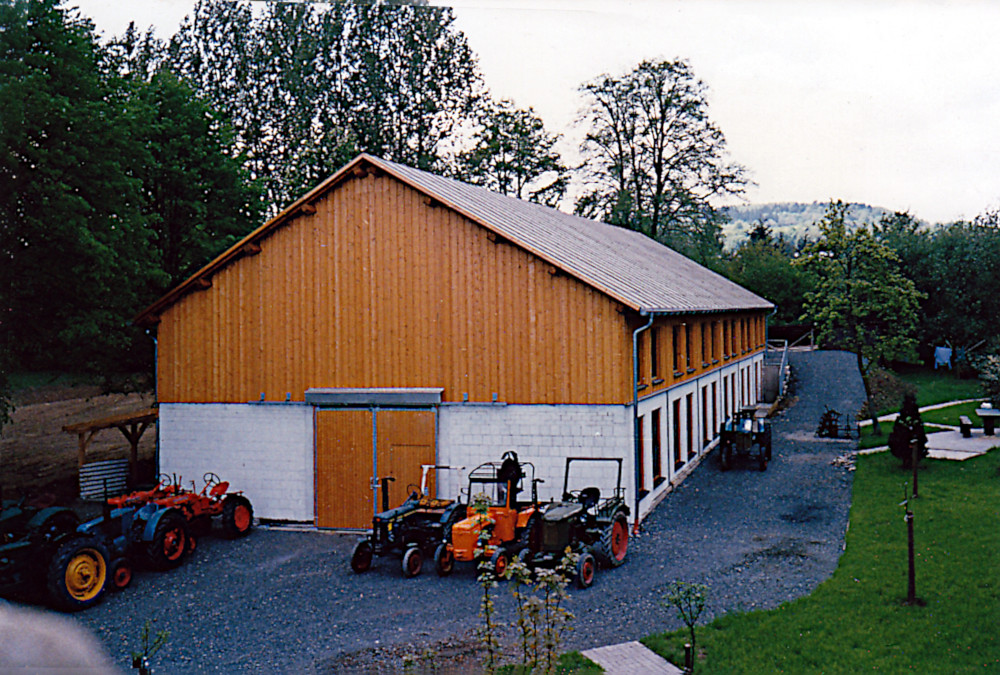 Die Maschinenhalle des Landwirtschaftsmuseums kurz nach der Fertigstellung